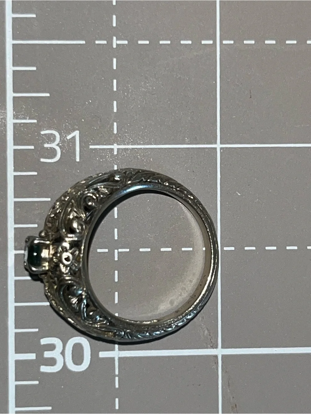 Heirloom 14k white gold genuine emerald diamond ring stamped inside 14 karat
